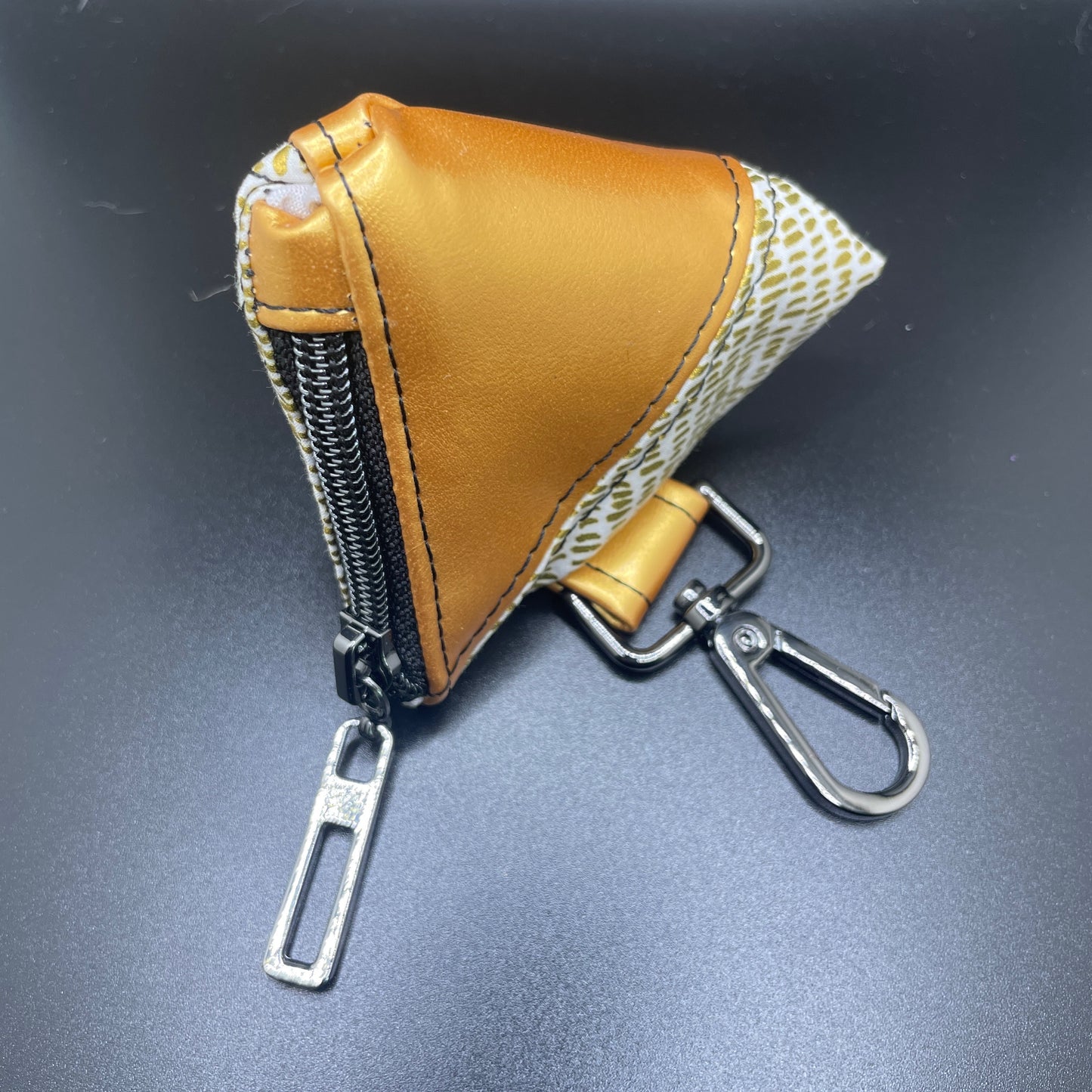 Pyramid Pouch