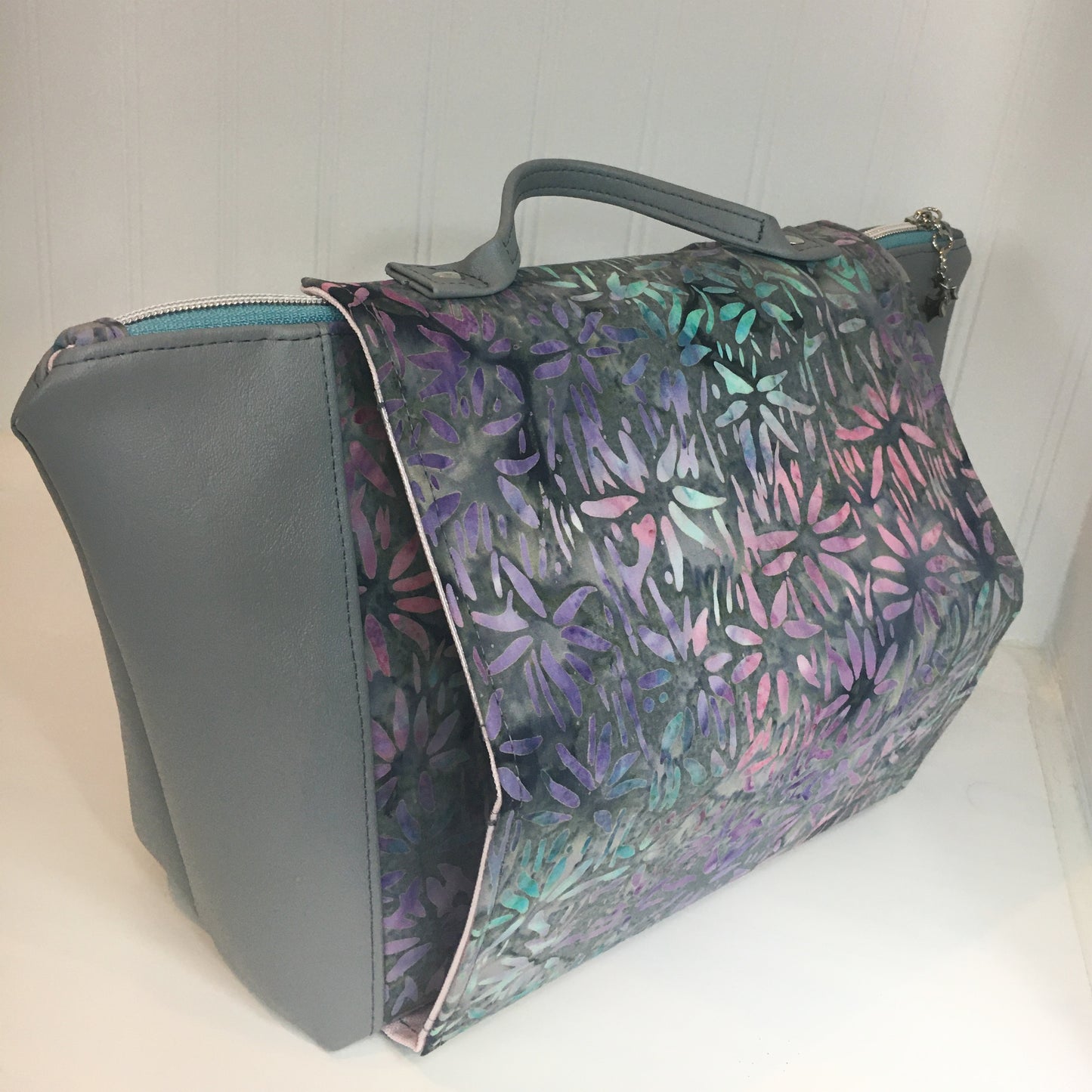 Project Bag - Gray and watercolor flowers